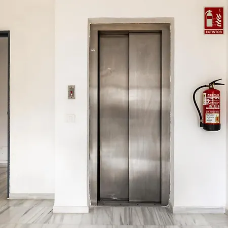 Duquesa Port - Bright Sunlit Terrace Manilva