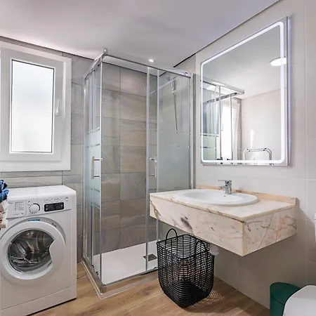 Duquesa Port - Bright Sunlit Terrace Manilva