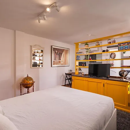 Duquesa Port - Bright Sunlit Terrace Manilva